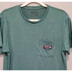 Patagonia 52675 Men's Hybrid Pocket Responsibili-Tee Men’s Size M Green
